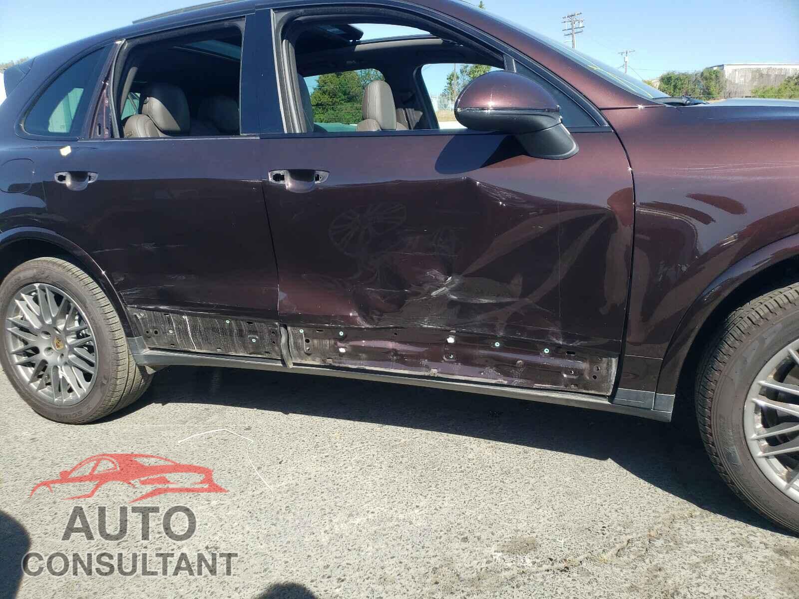 PORSCHE CAYENNE 2017 - WP1AA2A27HKA83034