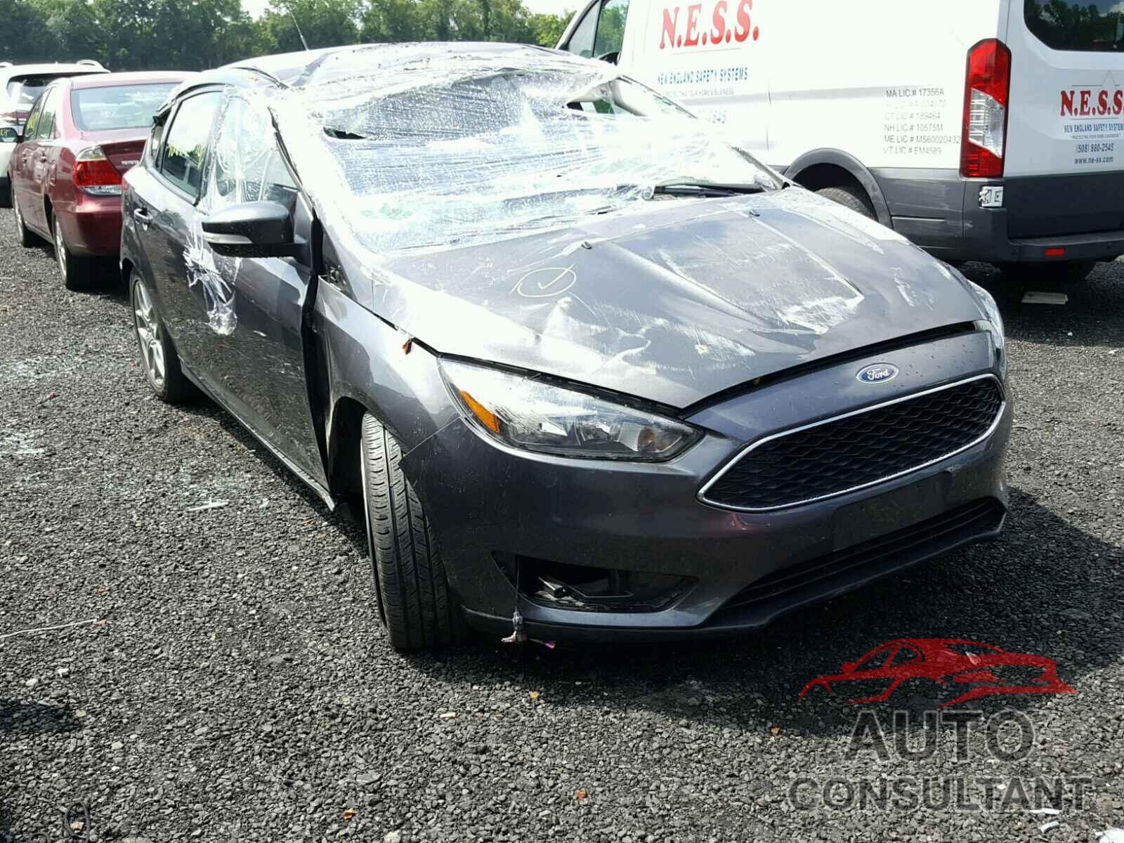 FORD FOCUS 2015 - 1FADP3K27FL270711
