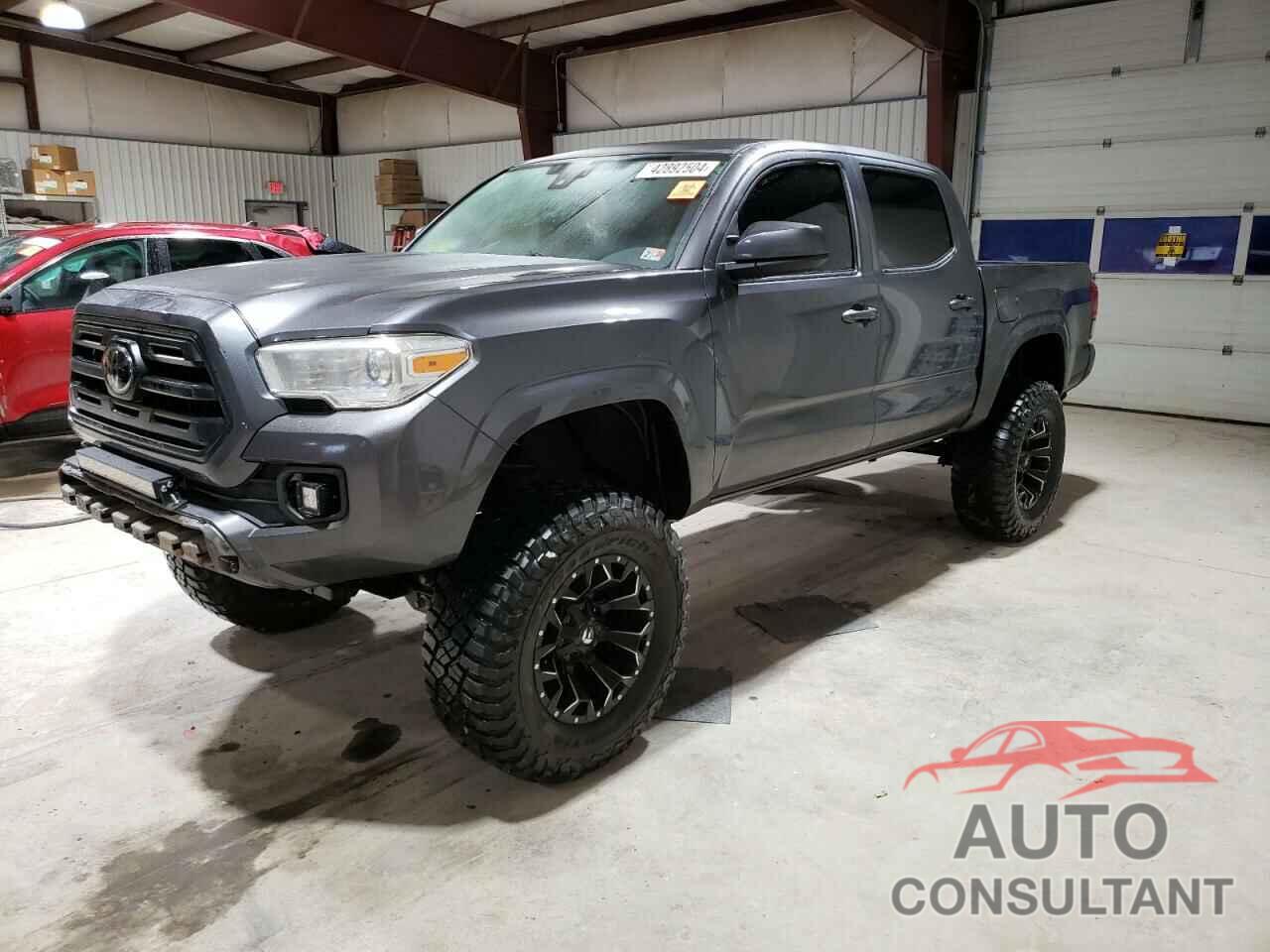 TOYOTA TACOMA 2018 - 5TFCZ5AN9JX137392