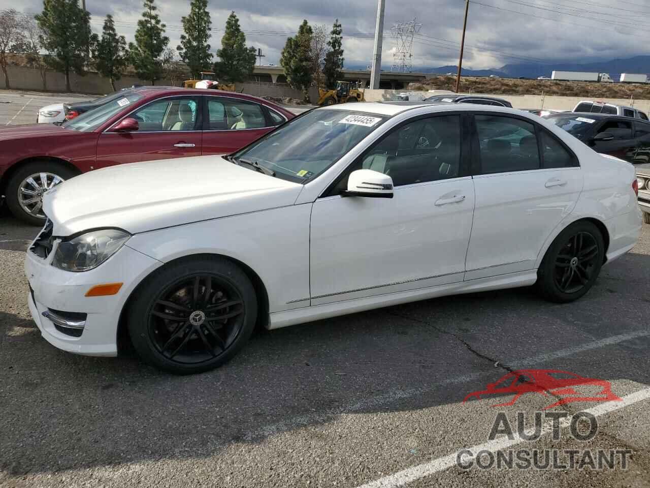 MERCEDES-BENZ C-CLASS 2014 - WDDGF4HB1EA944200