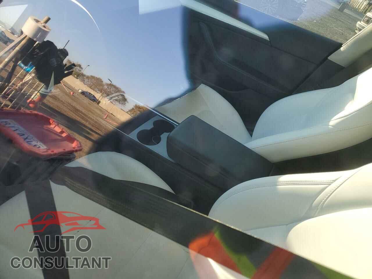 TESLA MODEL 3 2023 - 5YJ3E1EA8PF682806