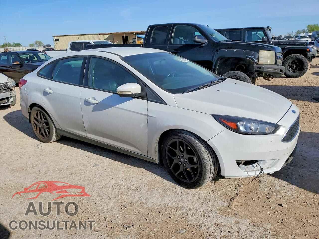 FORD FOCUS 2016 - 1FADP3F27GL407352
