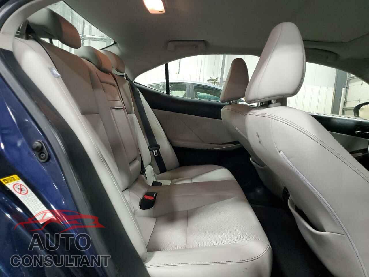 LEXUS IS 2015 - JTHCF1D22F5018314