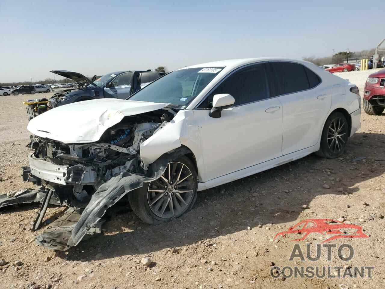 TOYOTA CAMRY 2021 - 4T1G11AK4MU438175