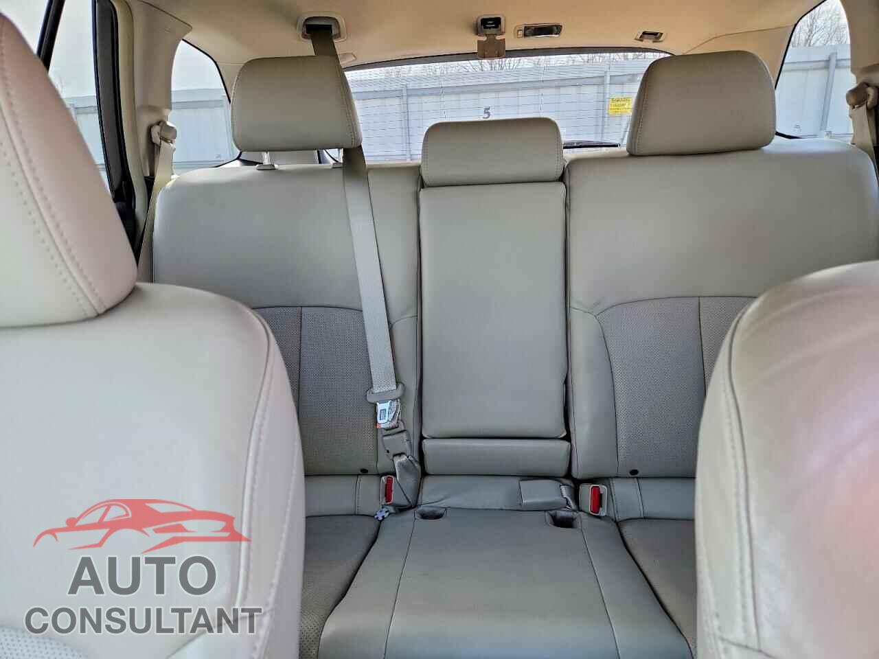 SUBARU OUTBACK 2014 - 4S4BRBLC5E3236015