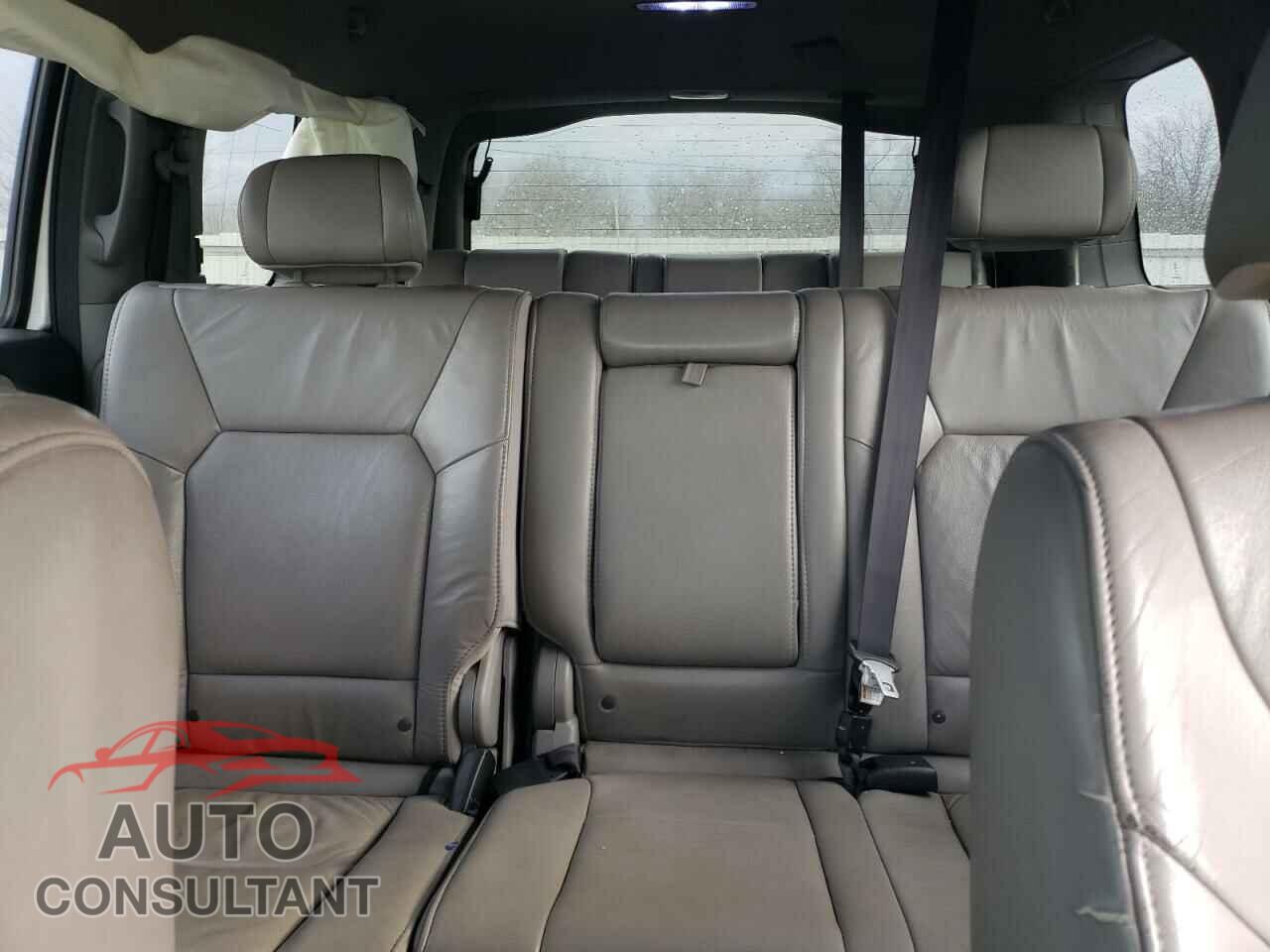 HONDA PILOT 2011 - 5FNYF4H53BB020370