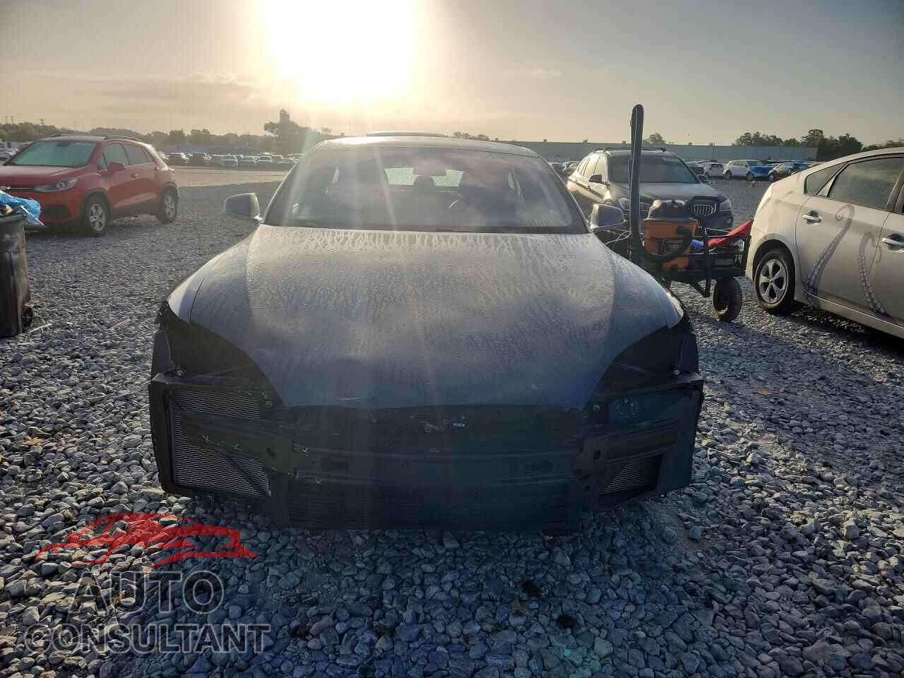TESLA MODEL S 2020 - 5YJSA1E22LF352248