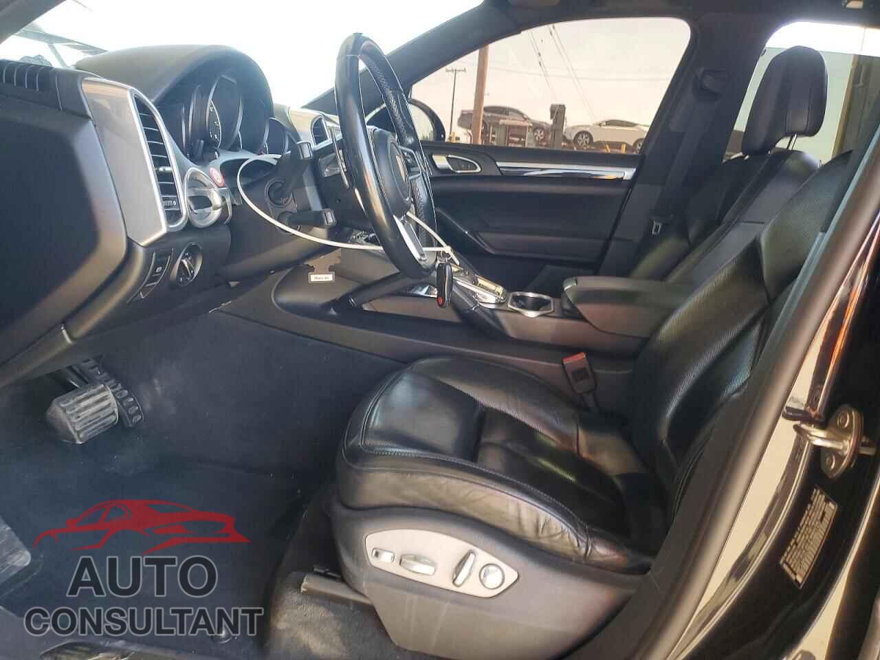 PORSCHE CAYENNE 2017 - WP1AA2A26HKA86152