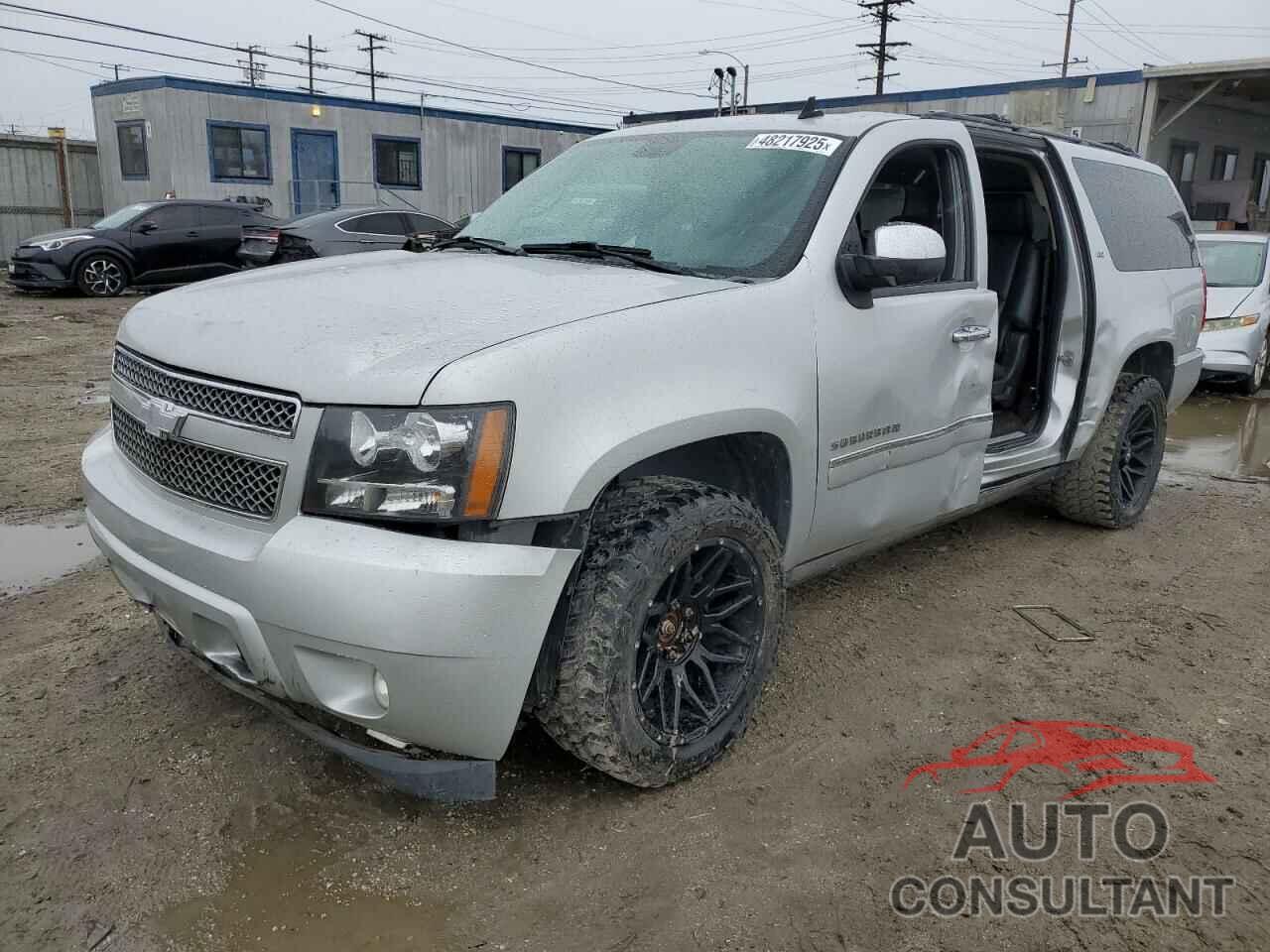 CHEVROLET SUBURBAN 2011 - 1GNSKKE37BR100328