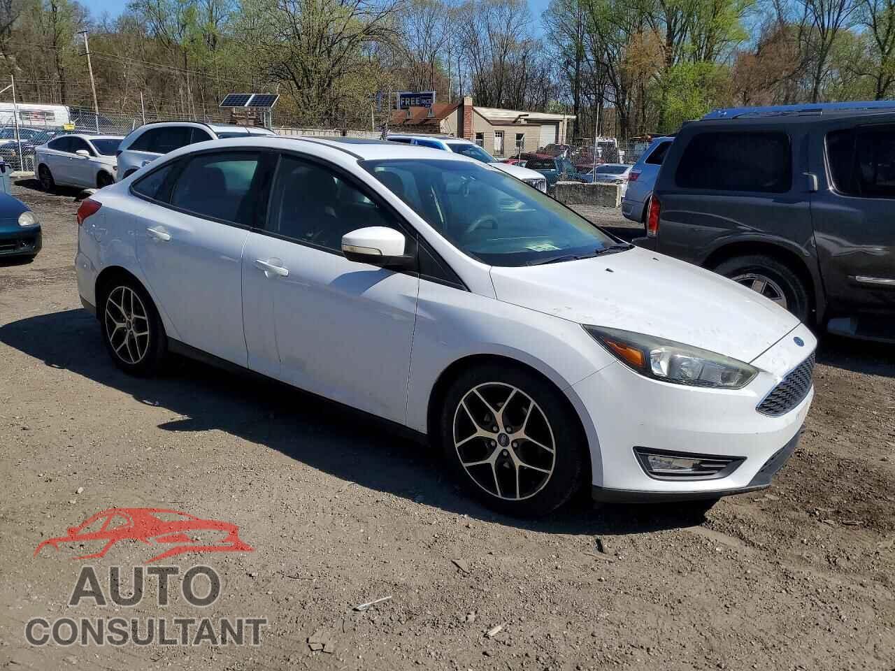 FORD FOCUS 2017 - 1FADP3H26HL282469
