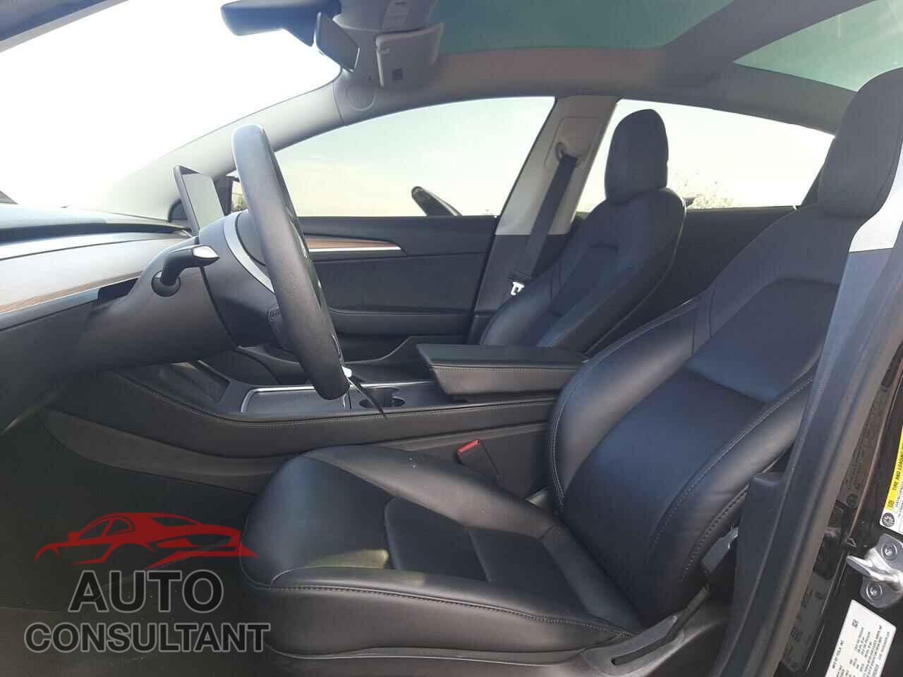 TESLA MODEL 3 2021 - 5YJ3E1EC5MF093659