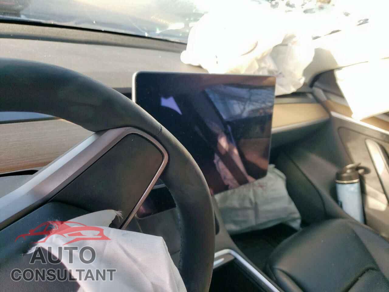 TESLA MODEL 3 2021 - 5YJ3E1EA2MF977007