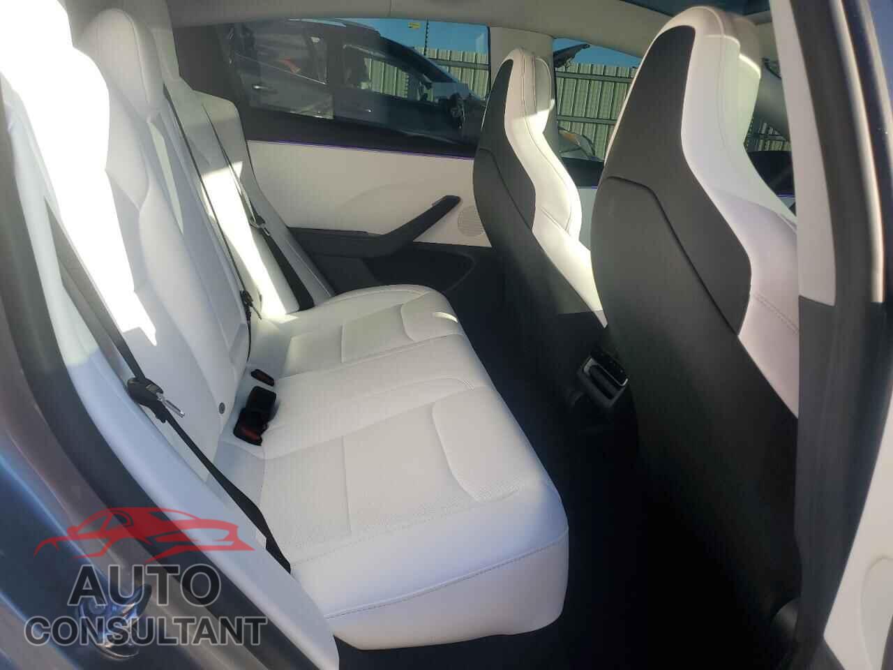 TESLA MODEL 3 2024 - 5YJ3E1ET5RF887262