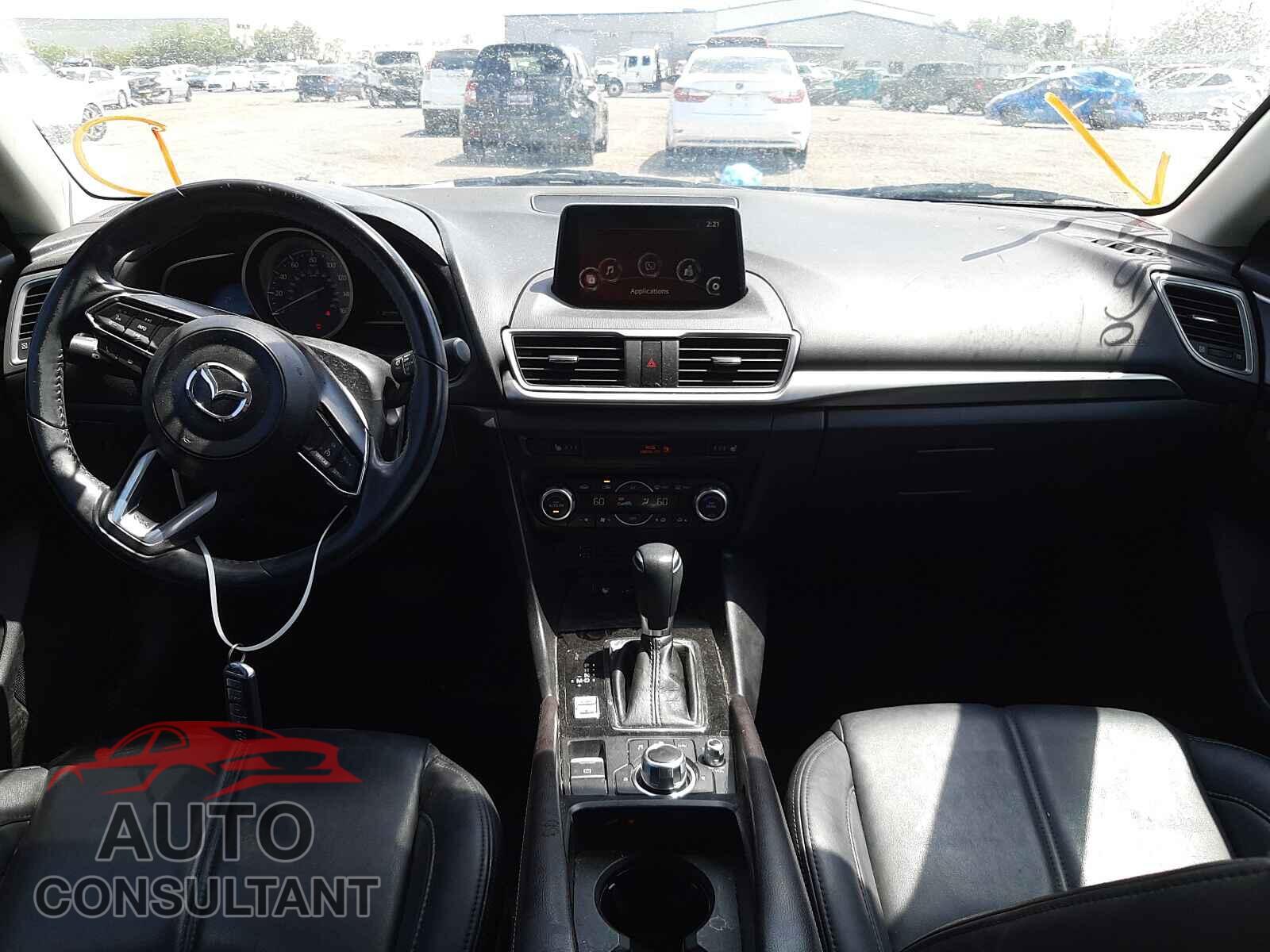 MAZDA 3 2017 - 3MZBN1V75HM137396
