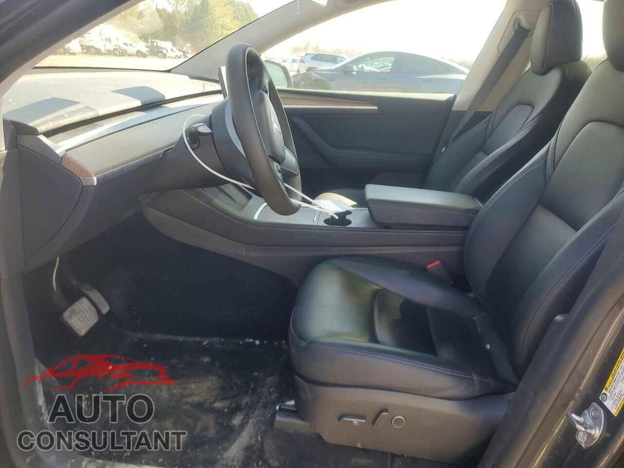 TESLA MODEL Y 2023 - LRWYGDFD5PC071930