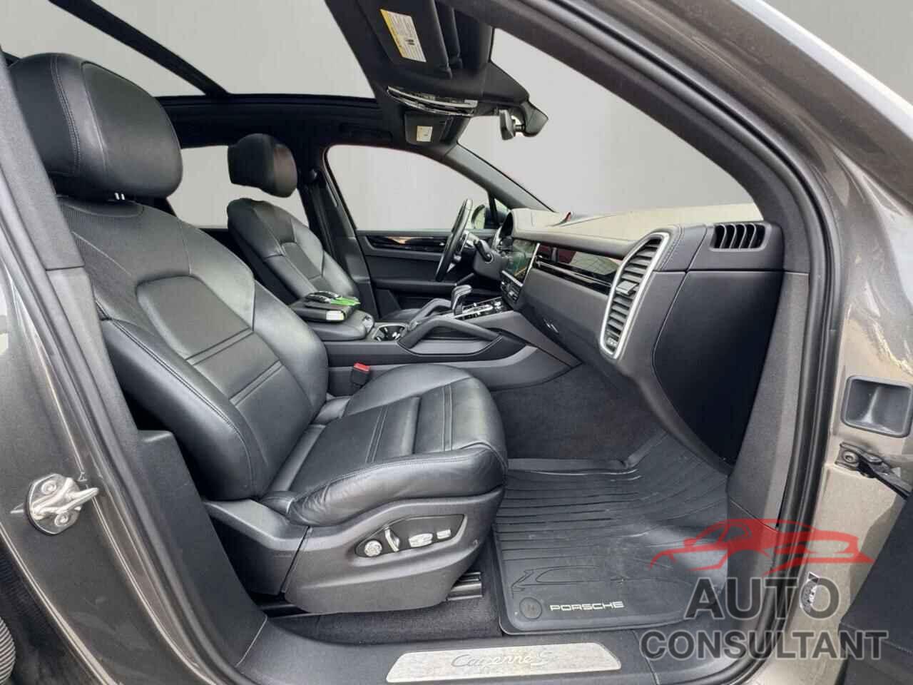 PORSCHE CAYENNE 2019 - WP1AB2AY3KDA63926