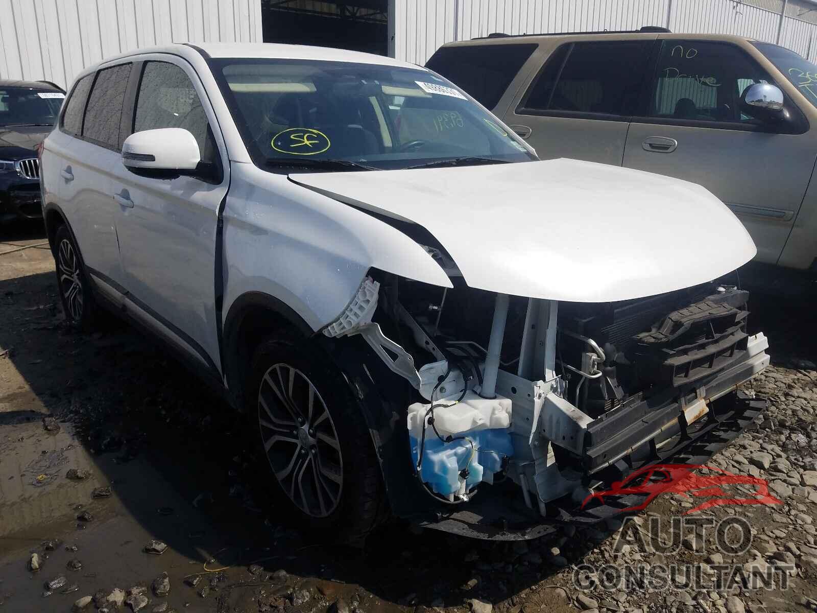 MITSUBISHI OUTLANDER 2018 - JA4AD3A38JZ017543