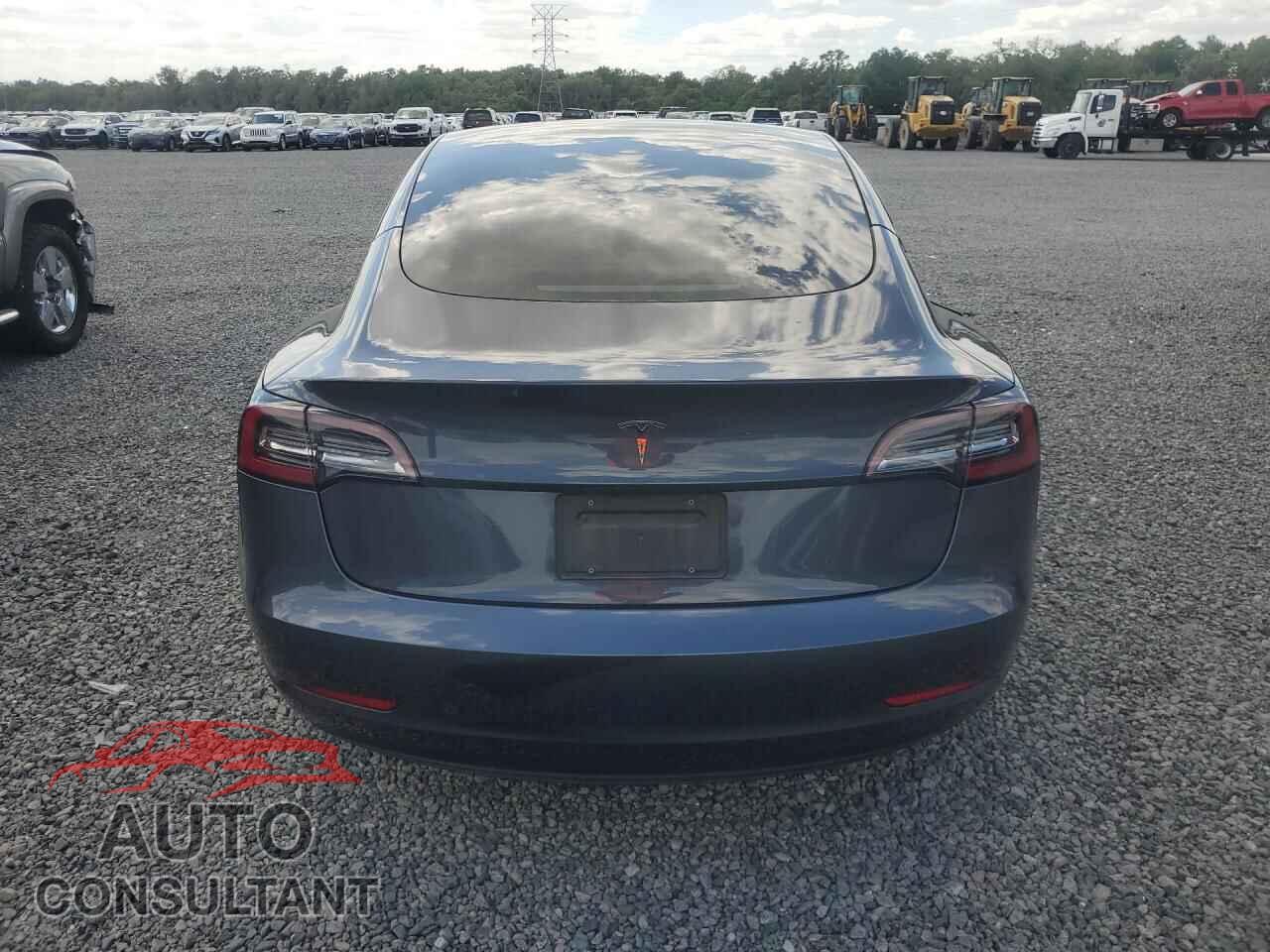 TESLA MODEL 3 2021 - 5YJ3E1EA2MF084285