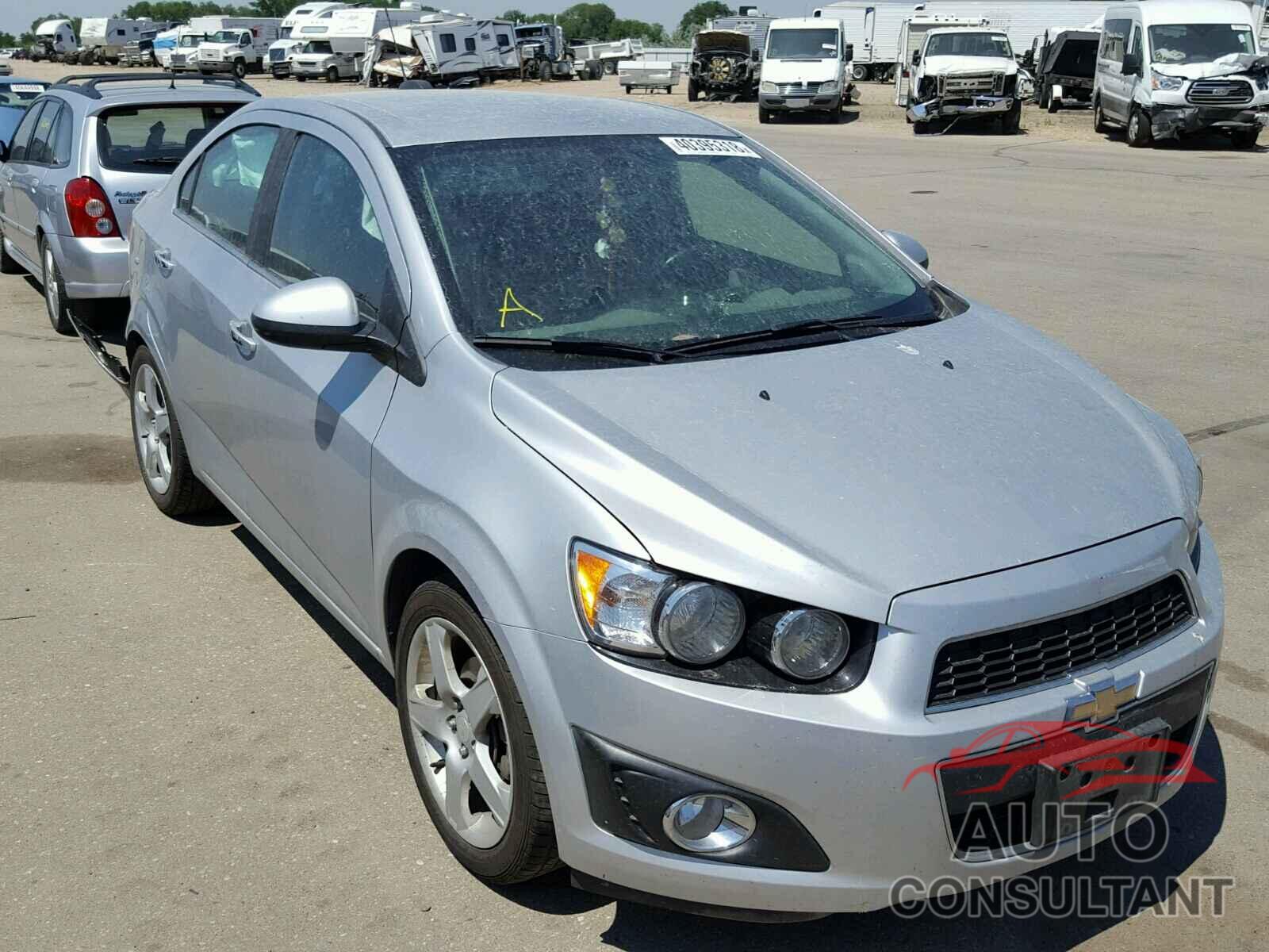 CHEVROLET SONIC 2015 - 1G1JE5SB4F4108648