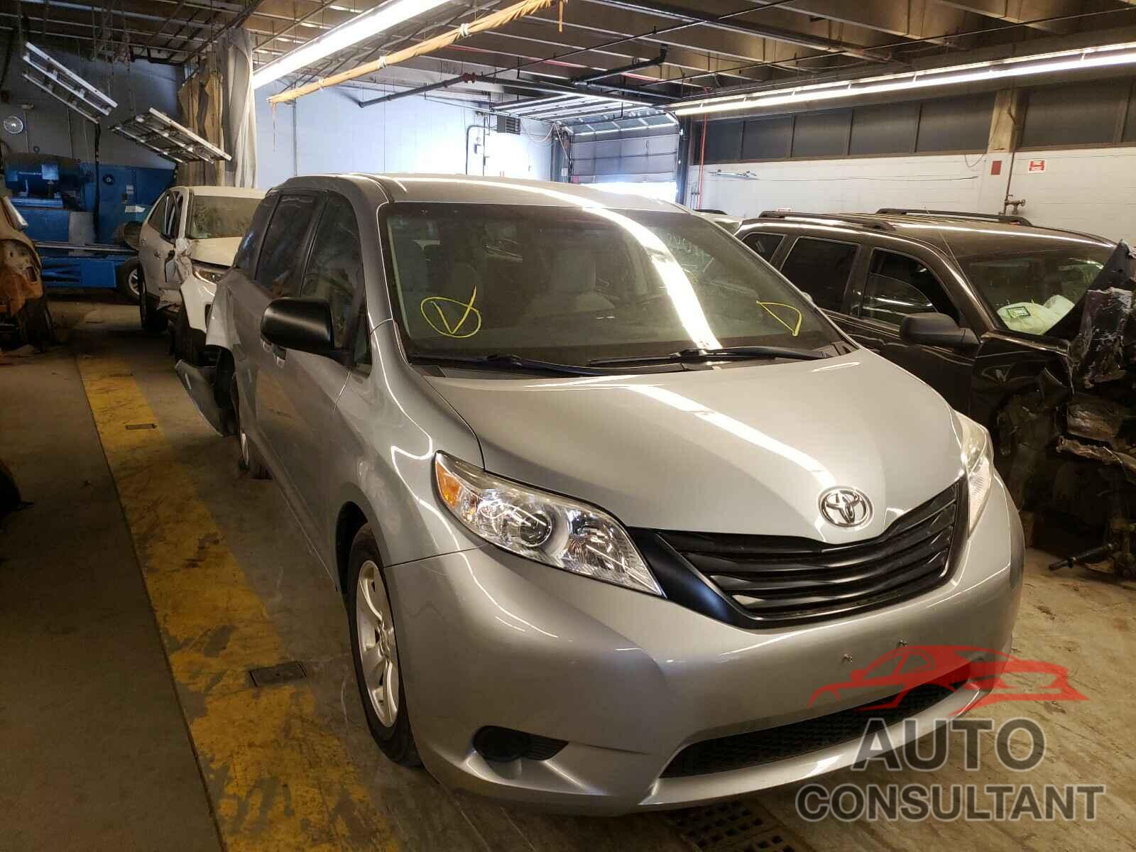 TOYOTA SIENNA 2016 - 5TDZK3DC5GS732400