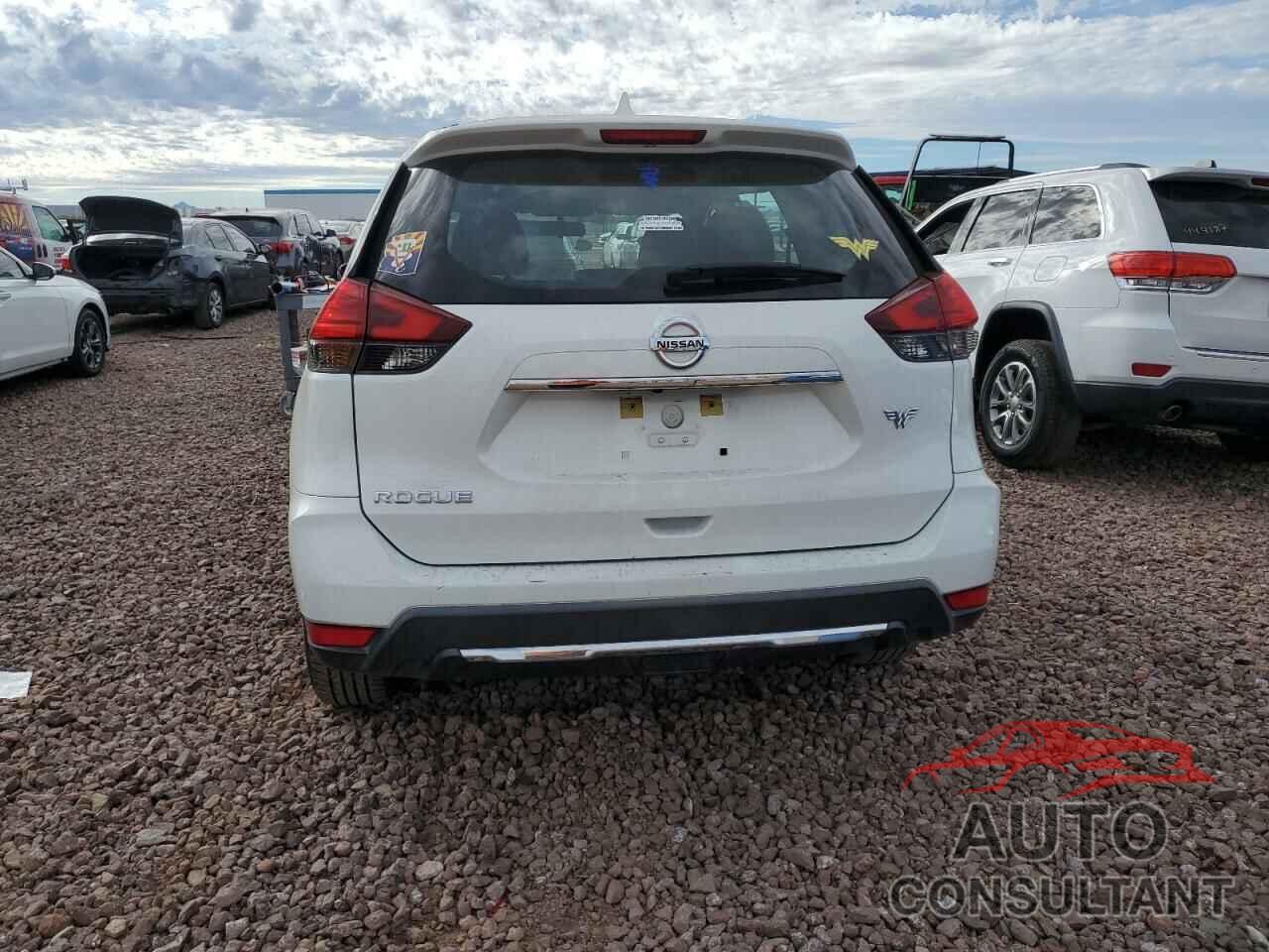 NISSAN ROGUE 2017 - KNMAT2MT4HP585017