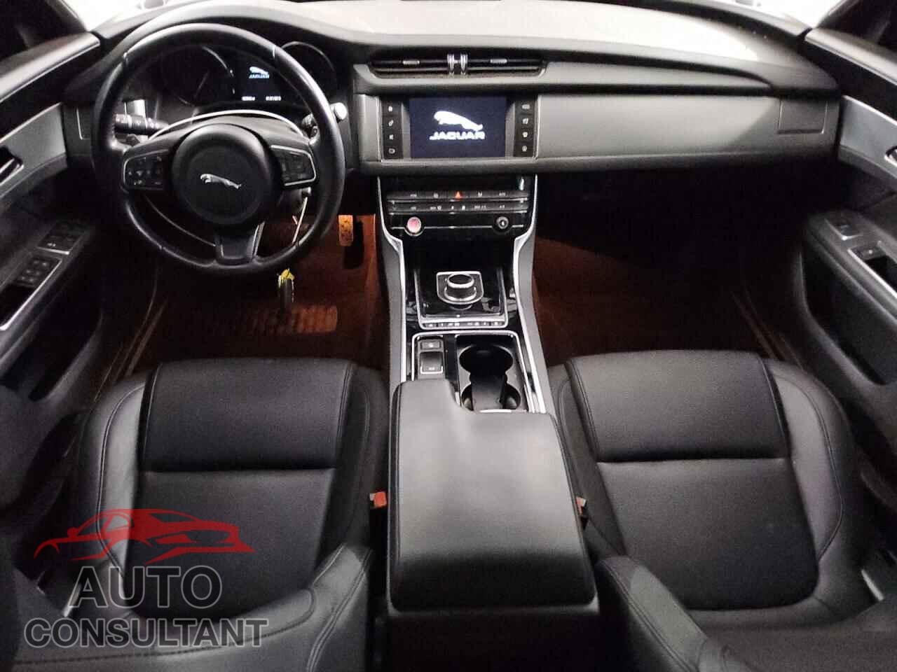 JAGUAR XF 2017 - SAJBD4BN7HCY43301