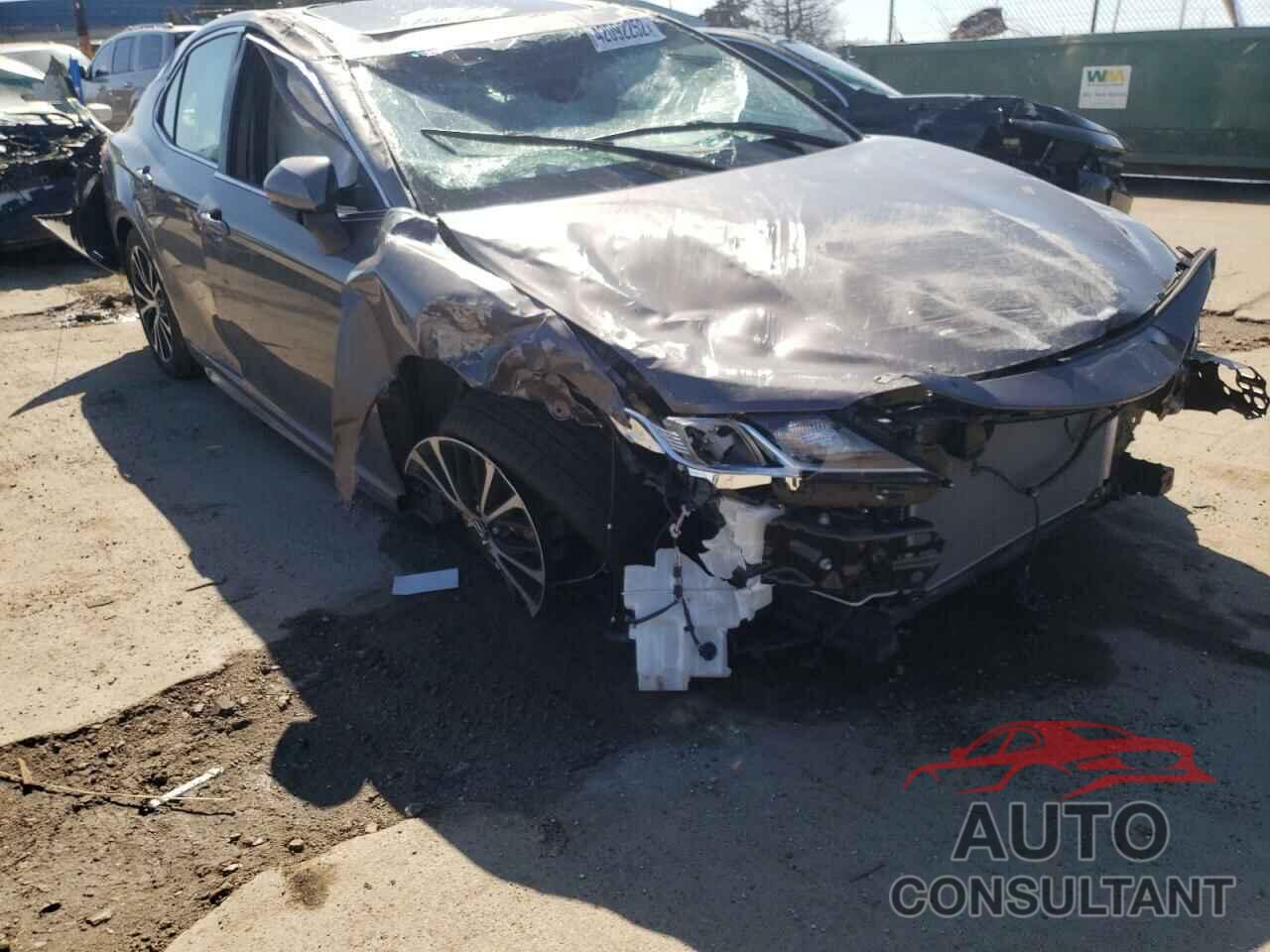 TOYOTA CAMRY 2018 - 4T1B11HK5JU621984