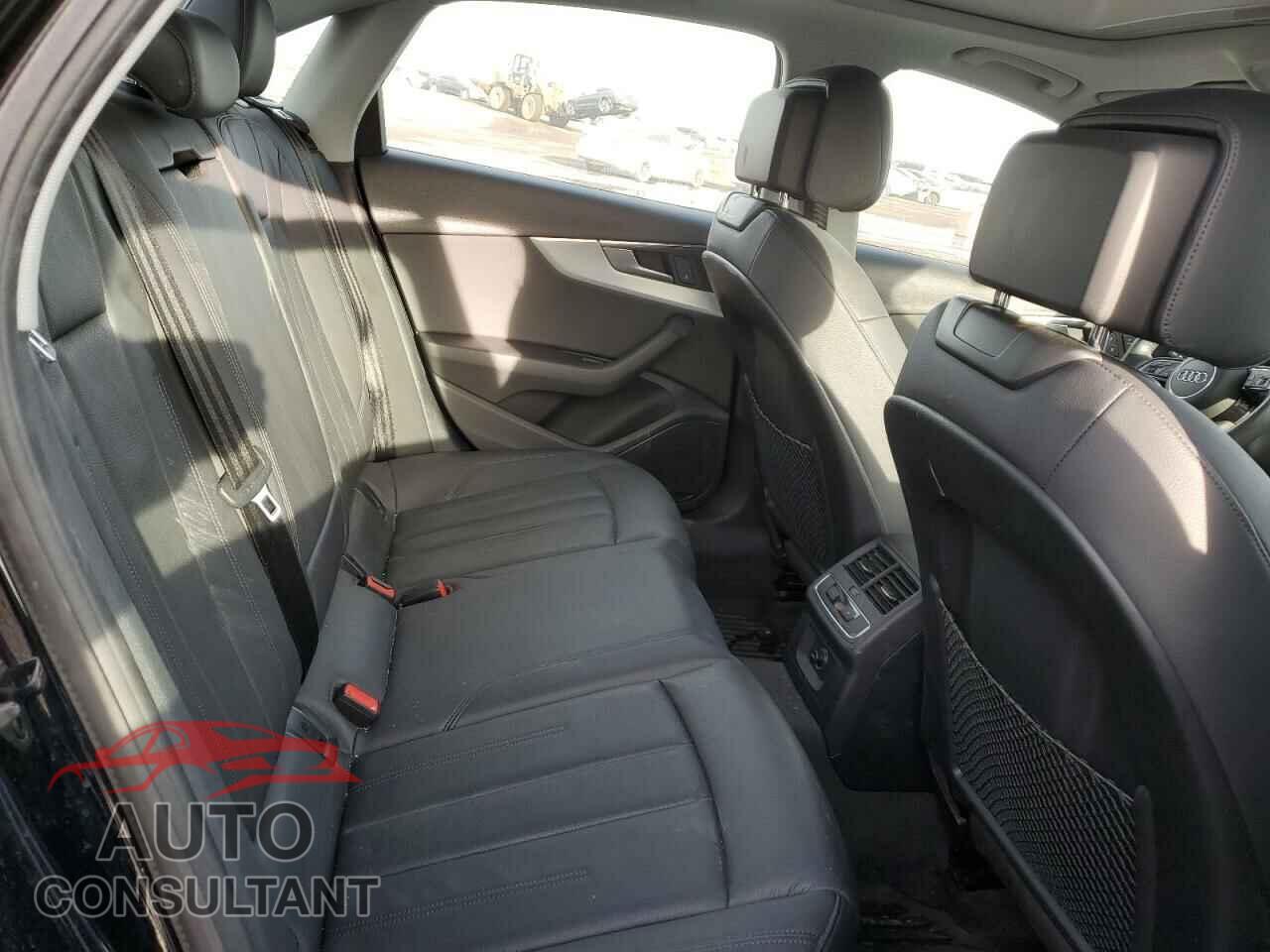 AUDI A4 2018 - WAUBNAF45JN013127
