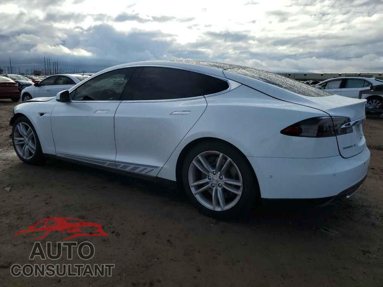 TESLA MODEL S 2015 - 5YJSA1E23FF107267