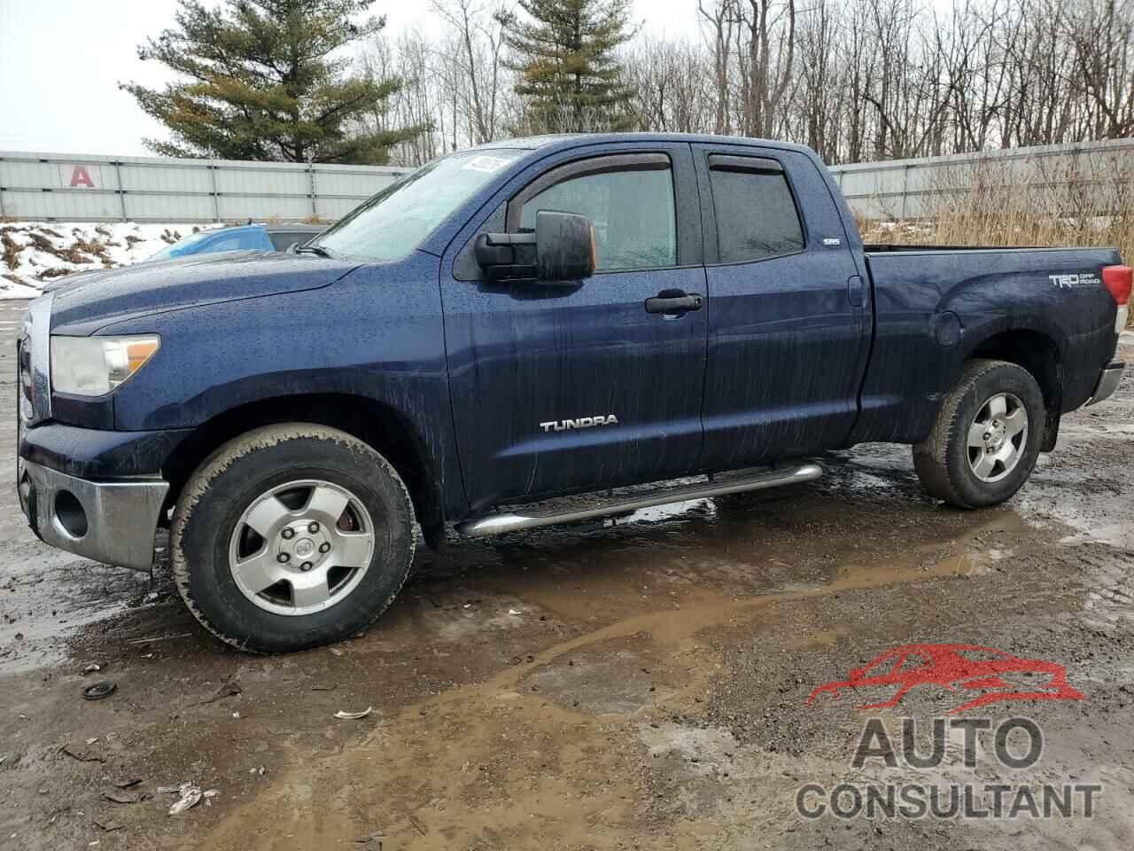 TOYOTA TUNDRA 2011 - 5TFUM5F18BX021014
