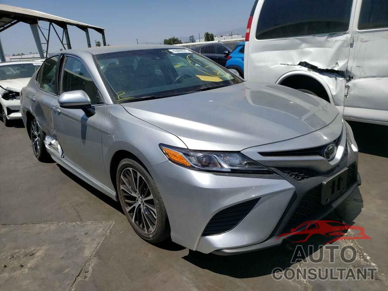 TOYOTA CAMRY 2018 - 4T1B11HK5JU571118