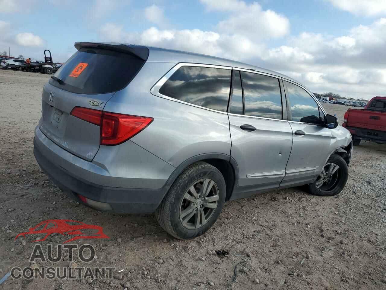 HONDA PILOT 2017 - 5FNYF5H13HB001037