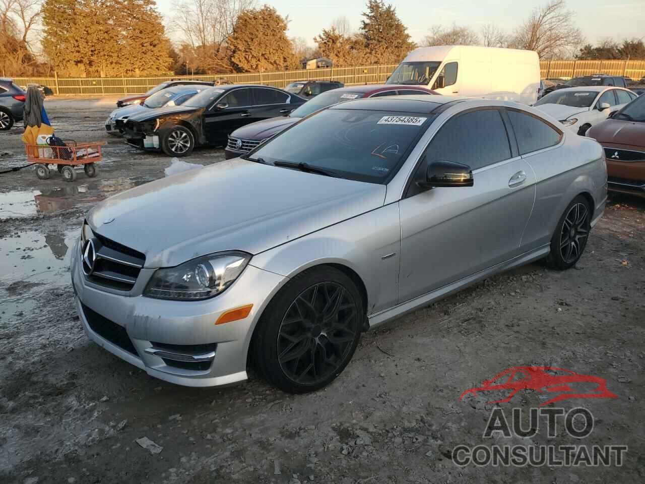 MERCEDES-BENZ C-CLASS 2015 - WDDGJ4HBXFG373156
