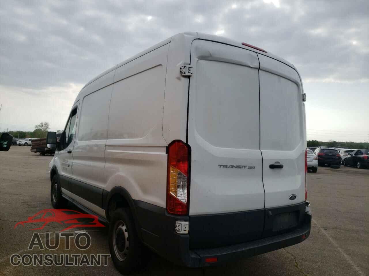 FORD TRANSIT CO 2017 - 1FTYR1CM9HKA65703