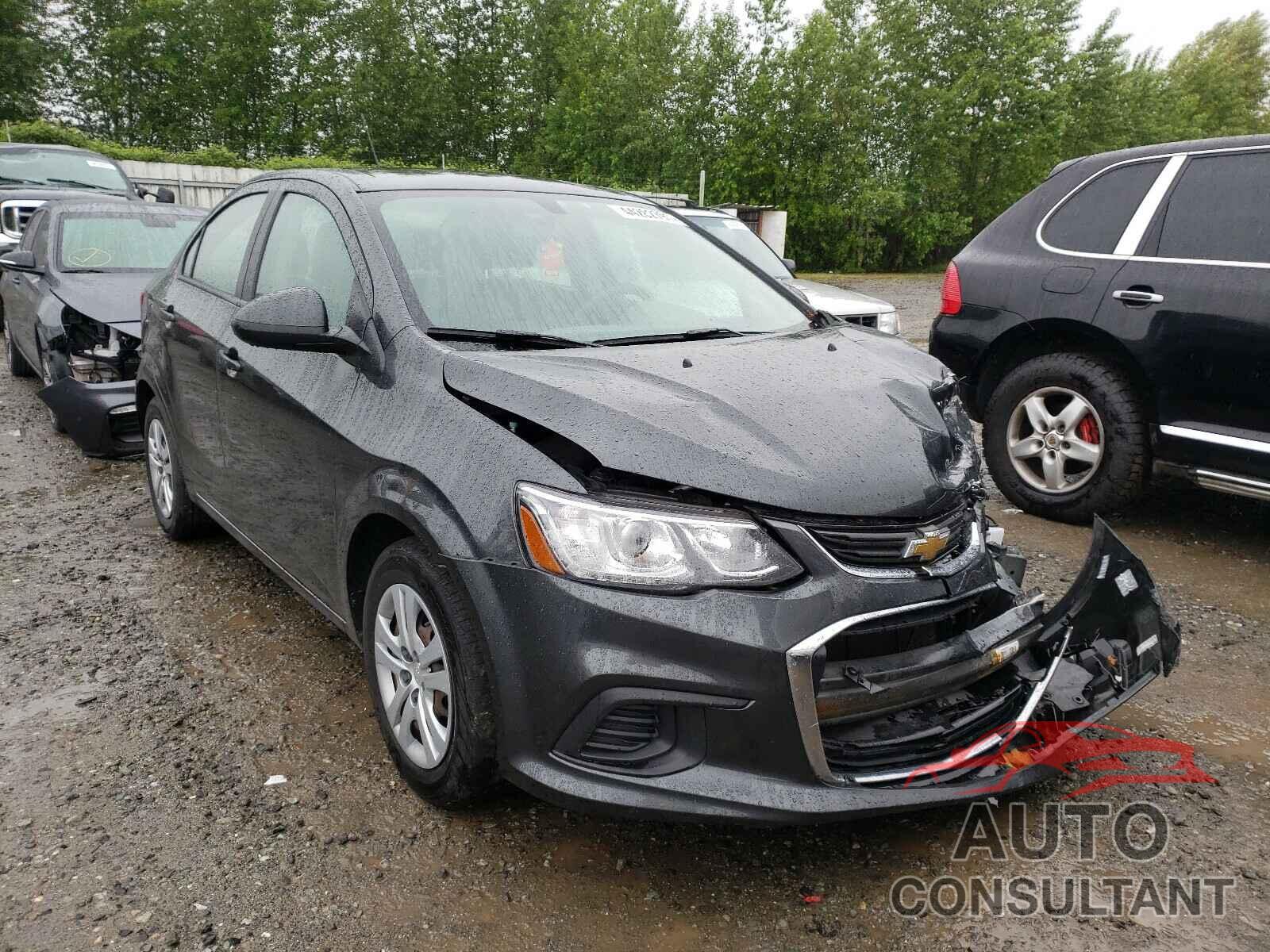 CHEVROLET SONIC 2018 - 1G1JB5SG1J4132600