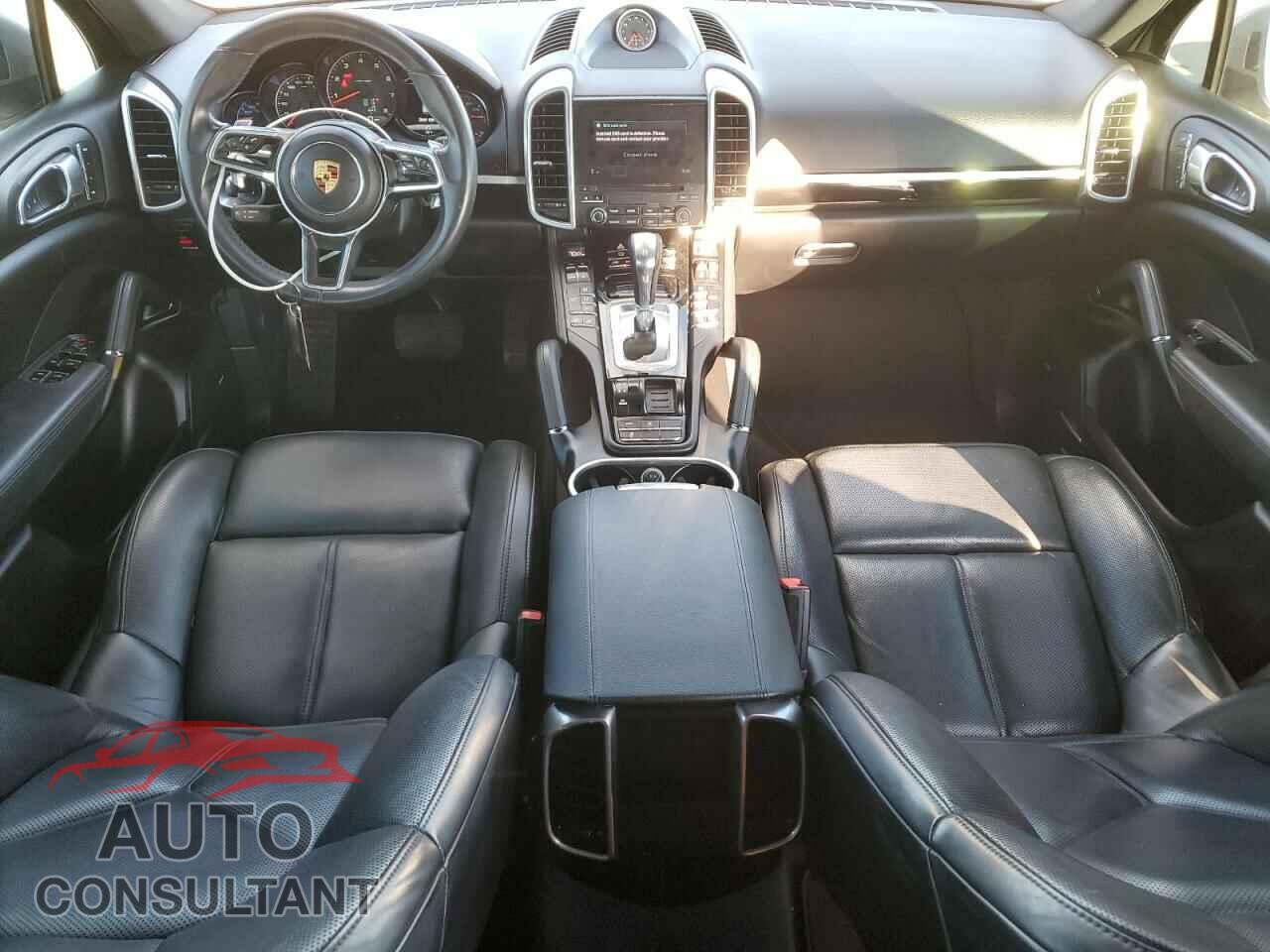 PORSCHE CAYENNE 2017 - WP1AA2A24HKA85758