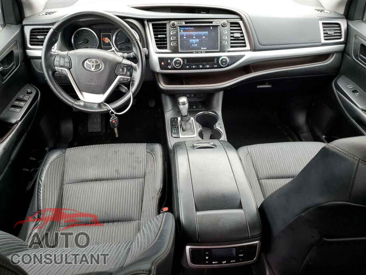 TOYOTA HIGHLANDER 2017 - 5TDBZRFH0HS413383