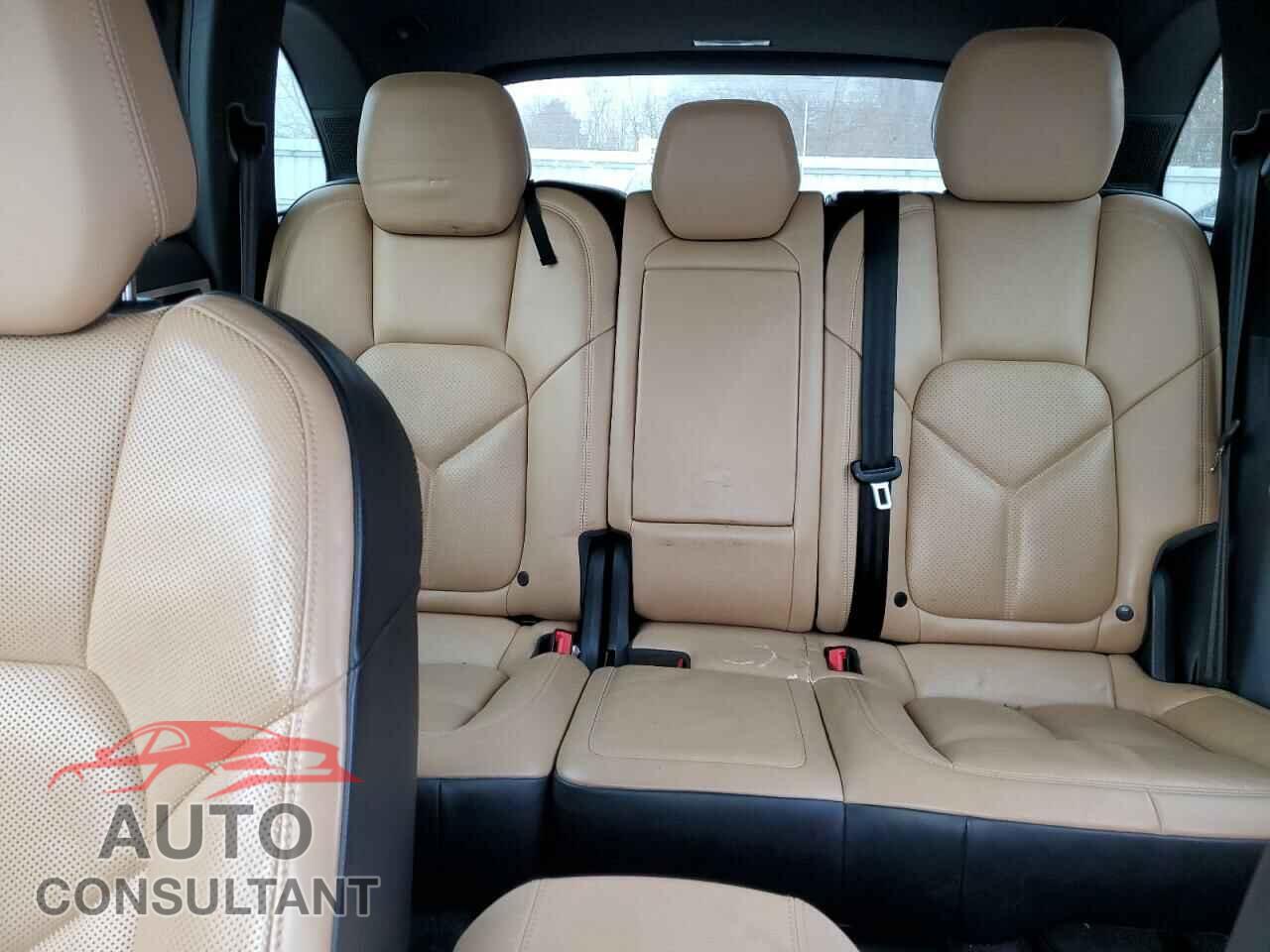 PORSCHE CAYENNE 2018 - WP1AA2A21JKA00249