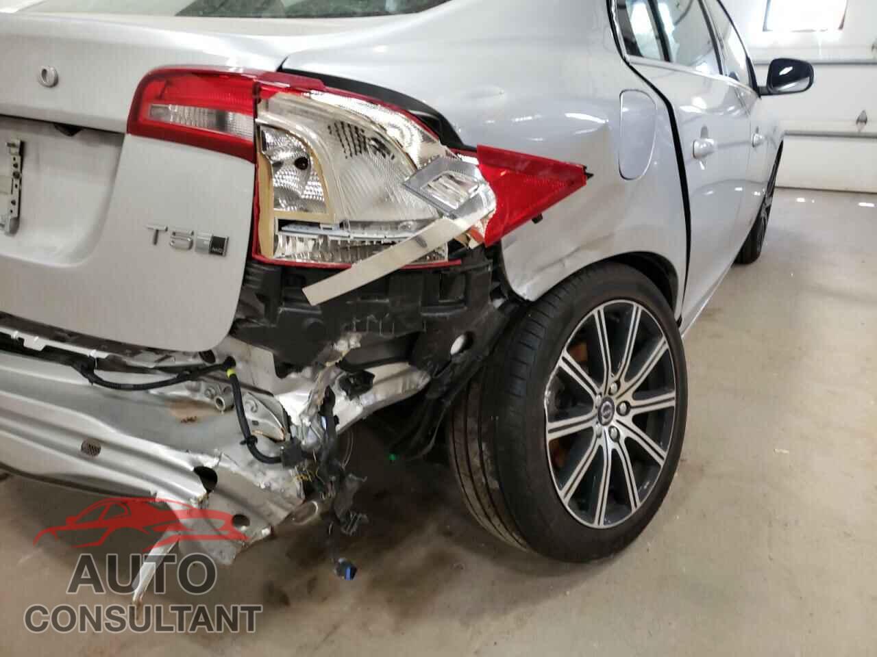 VOLVO S60 2017 - LYV402TK1HB149980