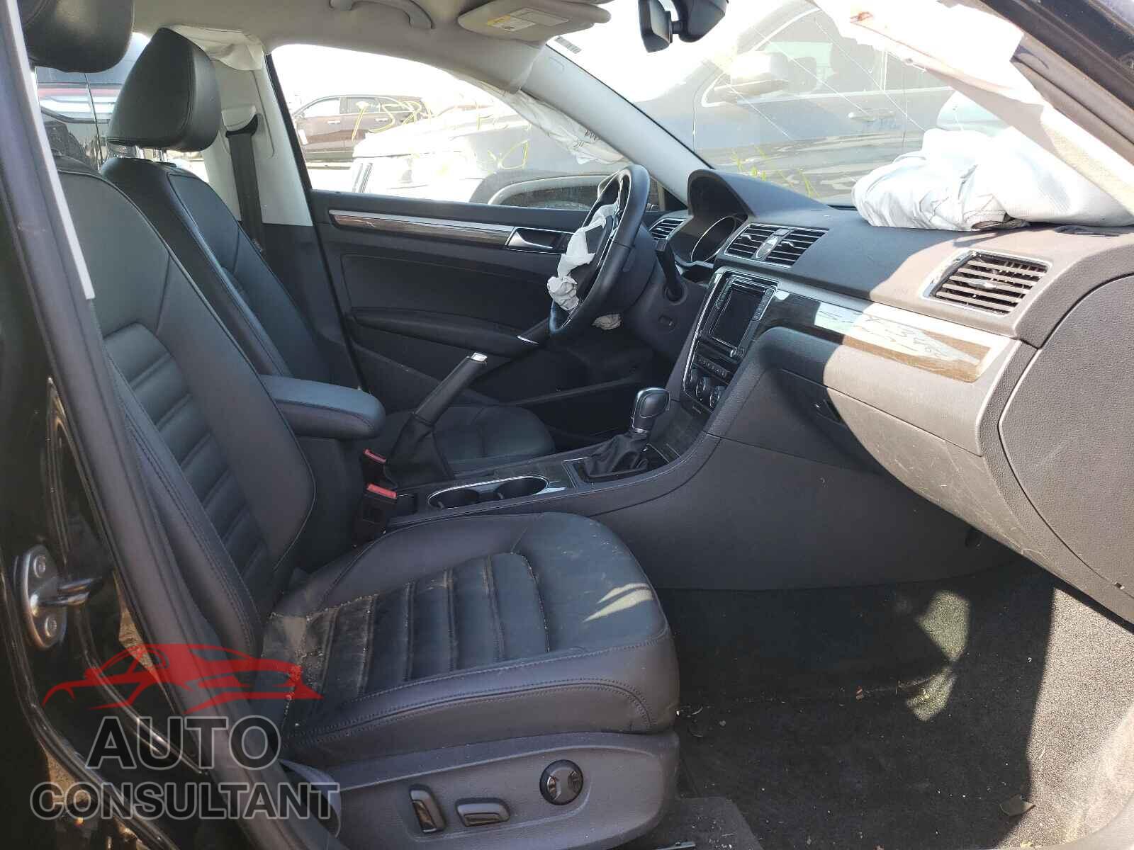 VOLKSWAGEN PASSAT 2016 - 1VWCT7A35GC040327