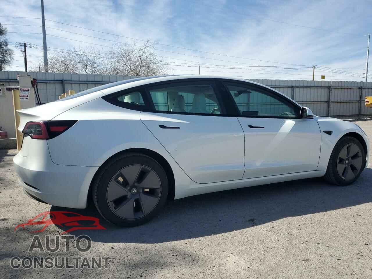 TESLA MODEL 3 2023 - 5YJ3E1EA0PF498864