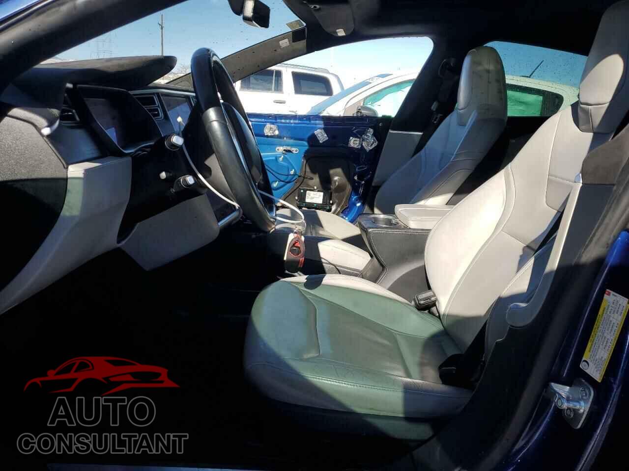 TESLA MODEL S 2015 - 5YJSA1E23FF105342