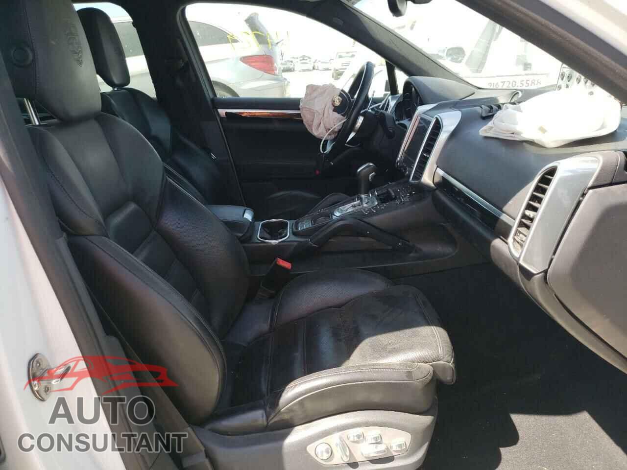 PORSCHE CAYENNE 2017 - WP1AA2A24HKA85923