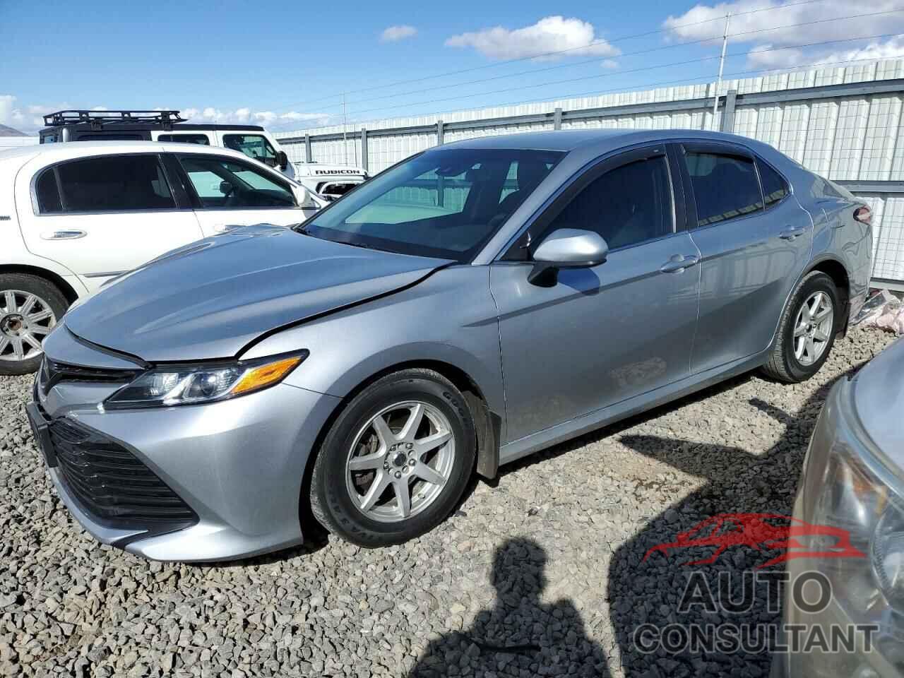 TOYOTA CAMRY 2018 - 4T1B11HK5JU051906