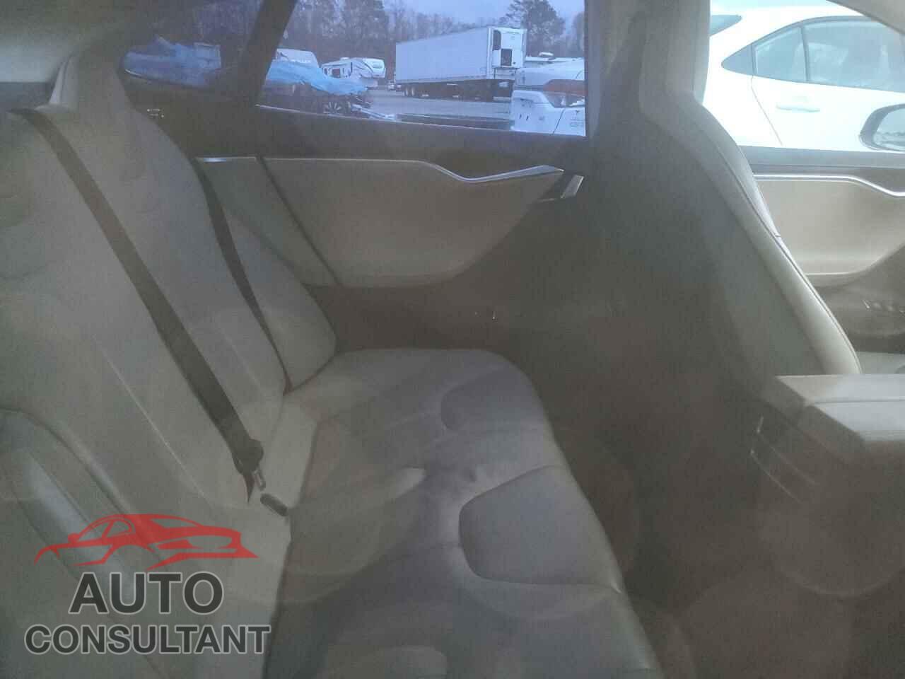 TESLA MODEL S 2013 - 5YJSA1CP2DFP21934