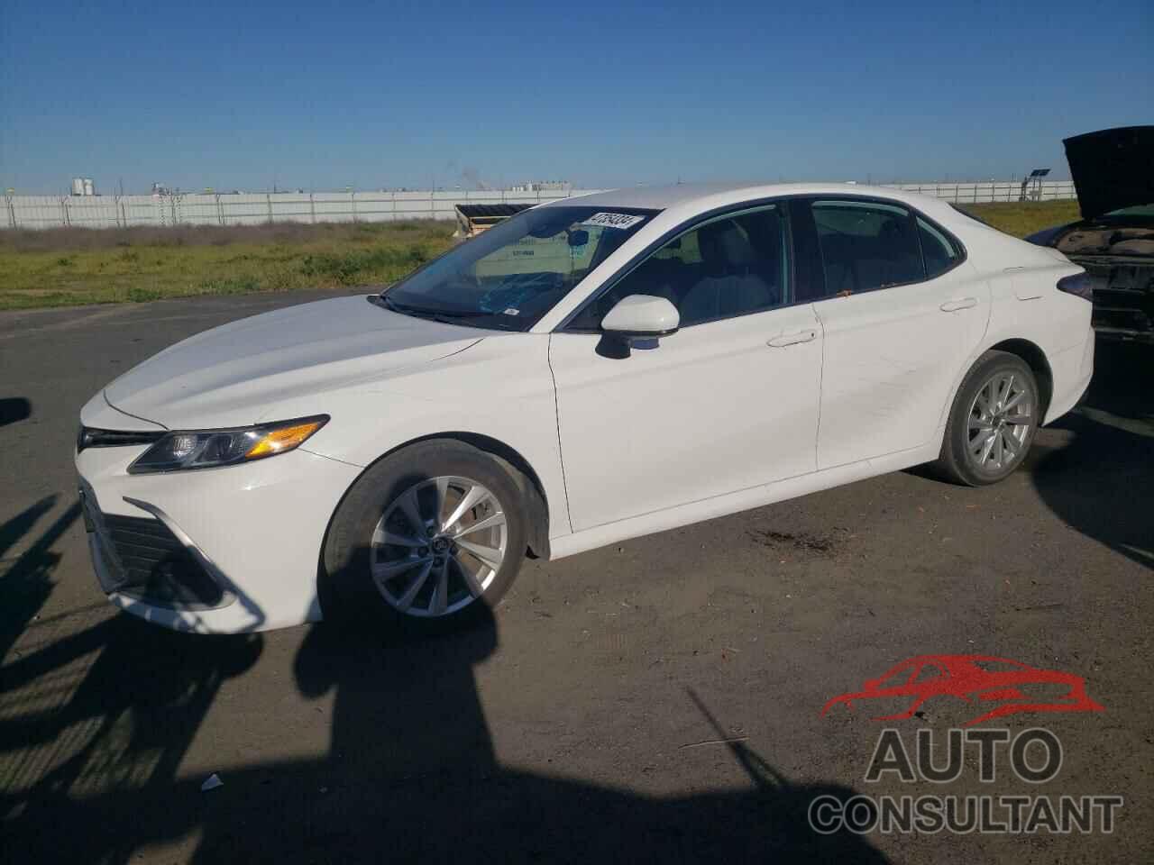 TOYOTA CAMRY 2021 - 4T1C11AK2MU417842