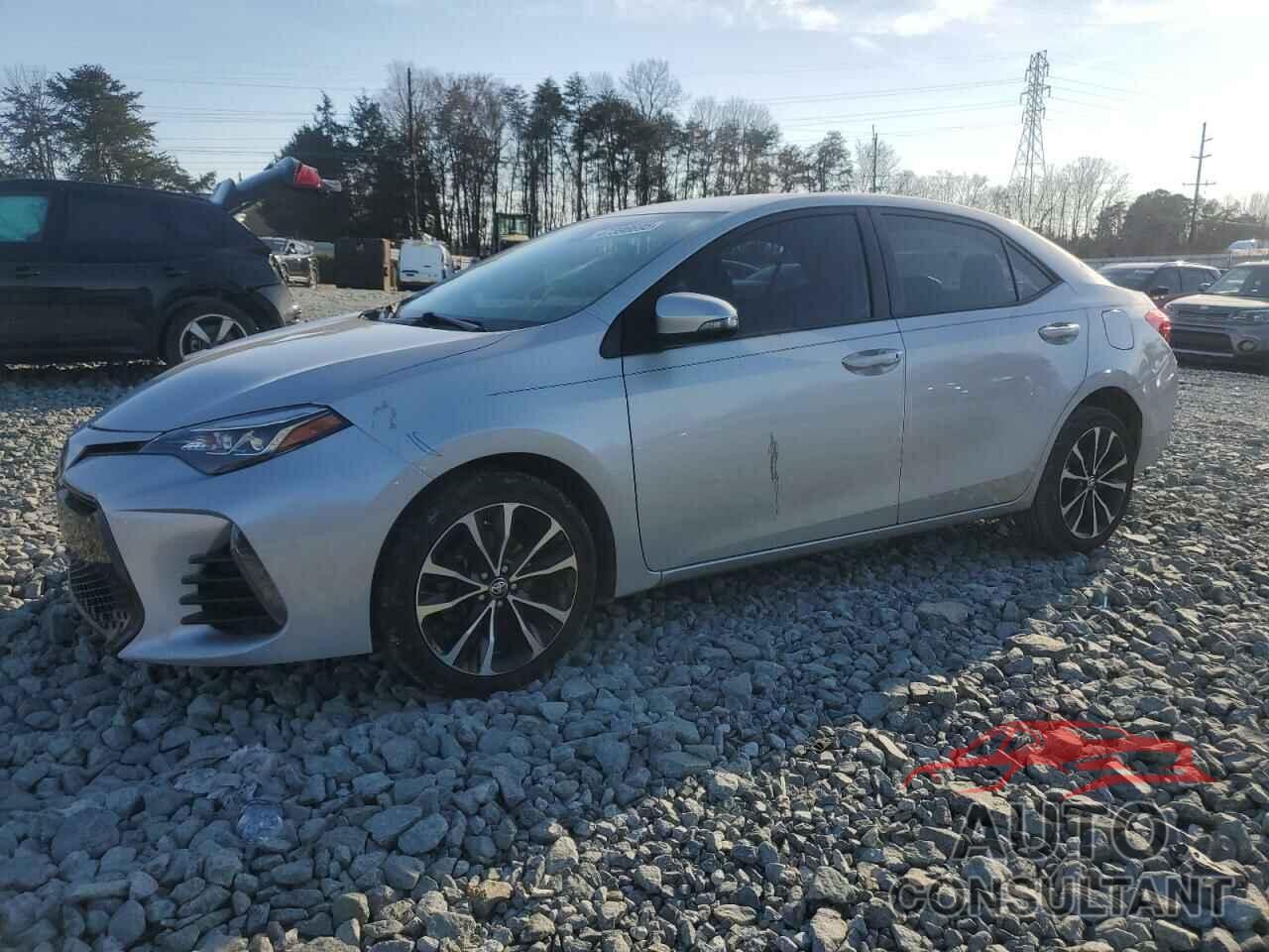 TOYOTA COROLLA 2018 - 5YFBURHE1JP812500