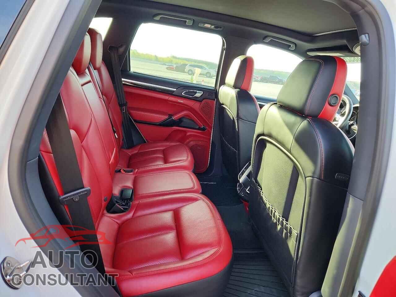 PORSCHE CAYENNE 2017 - WP1AA2A25HKA87471