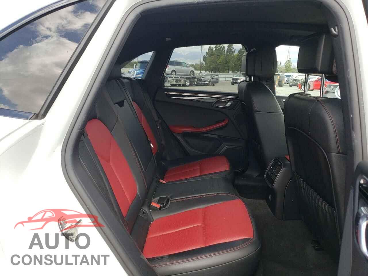 PORSCHE MACAN 2017 - WP1AA2A52HLB09270