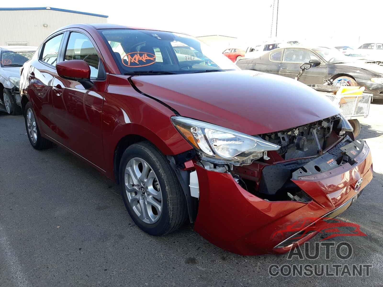 TOYOTA YARIS 2017 - 3MYDLBYV3HY183062